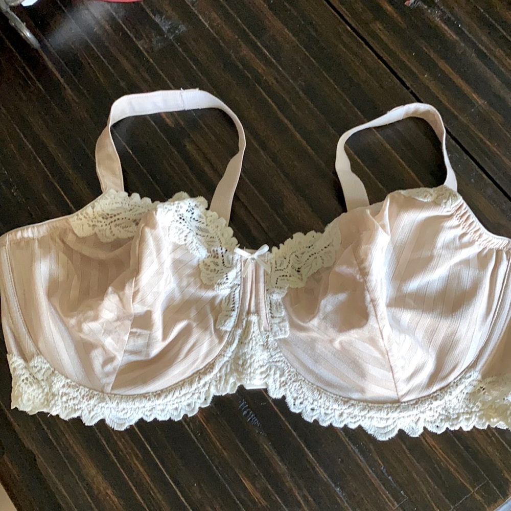 NWOT nude bra. By Modern. 40DD